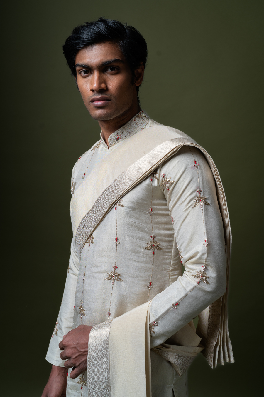 embroidered-dhoti-kurta-south-indian-groom-outfit.png